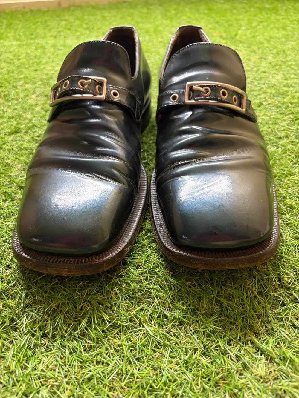 Johnny Moke Black Leather Men's Loafers with Gold Medallion